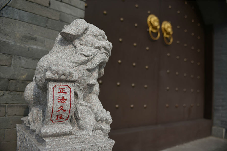 图6：法华传教院门口的石狮.jpg